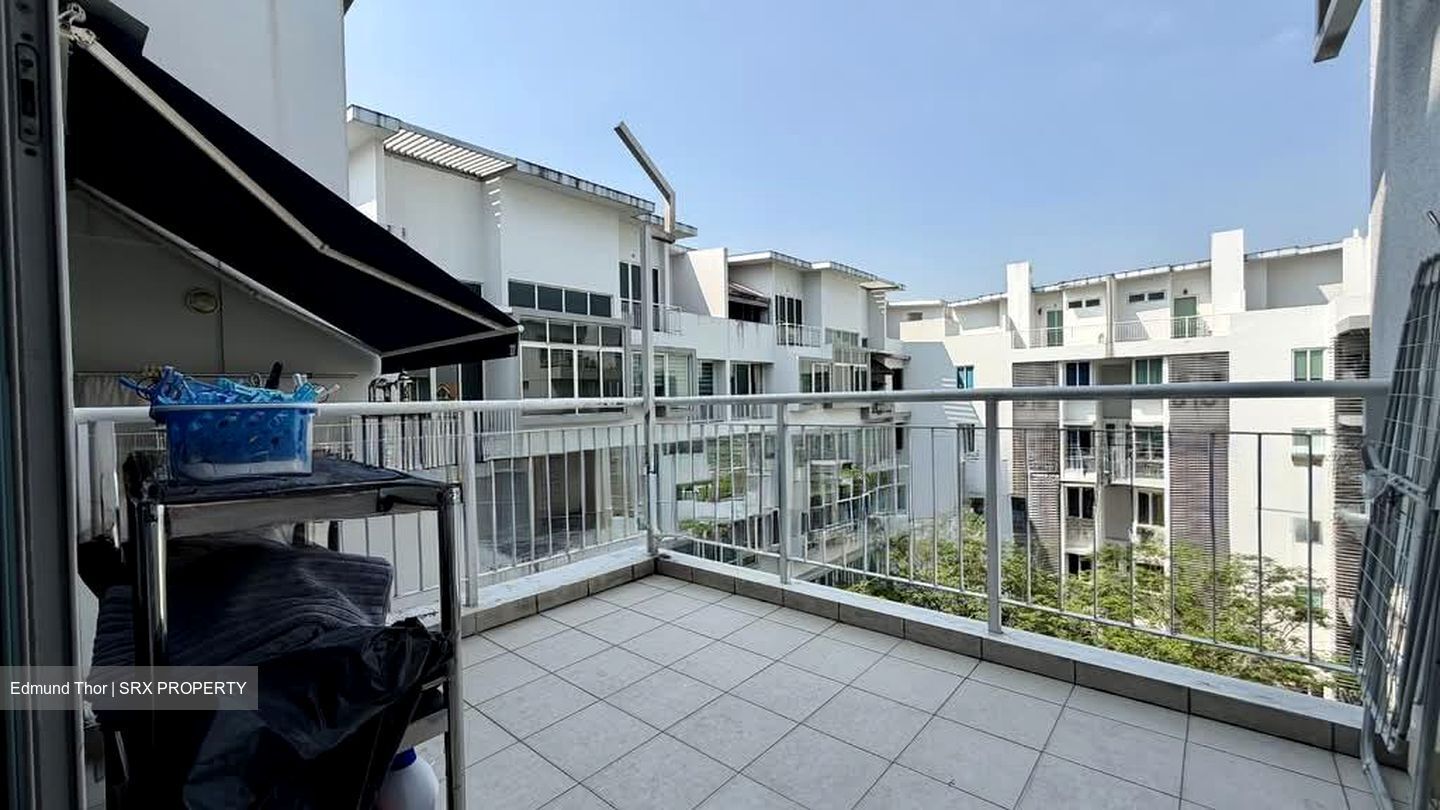 Le Reve (D14), Condominium #560091071